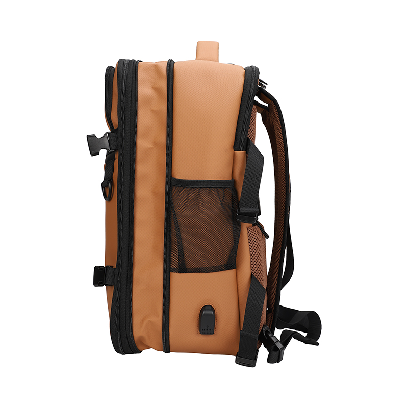 Travel Backpack Teros Te-9038Bw, Para Notebooks De Hasta 15.6, Color Brownviaja